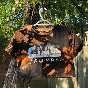BLEACH-DYED FRIENDS CROP-TOP